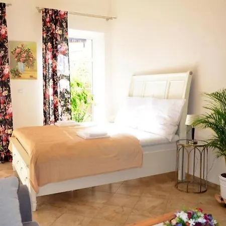 Apartment Elizabeth 1 *